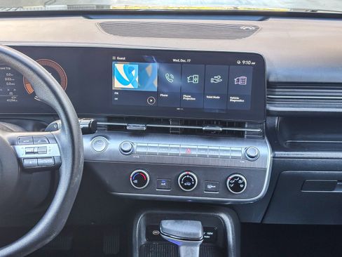 Used 2024 Hyundai Kona SE image 16