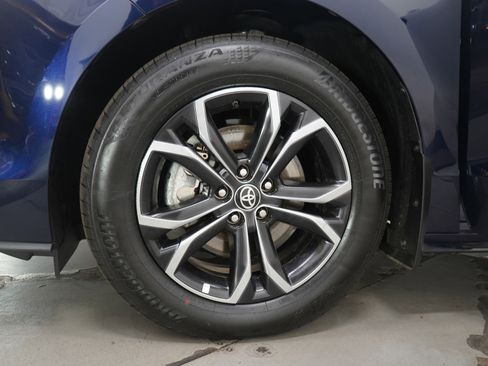 Used 2025 Toyota Sienna Platinum image 37