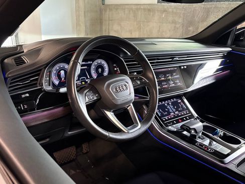 Used 2019 Audi Q8 Prestige w/ Towing Package AWD/4WD image 4
