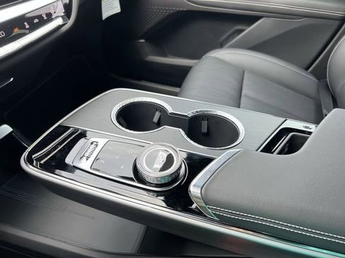 New 2025 Cadillac Lyriq Luxury image 18