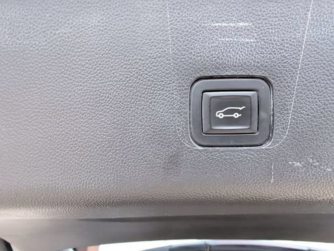 Used 2020 Chevrolet Traverse RS FWD image 28