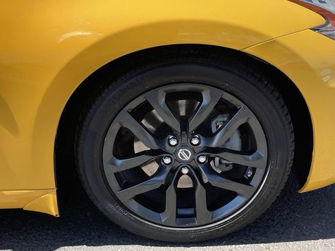 Used 2018 Nissan 370Z Roadster RWD image 8