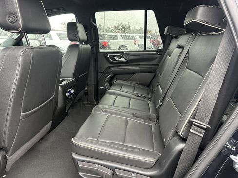 Used 2023 GMC Yukon SLT image 11