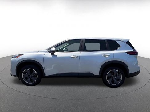 Used 2025 Nissan Rogue SV FWD image 9