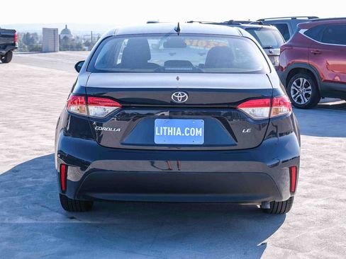 Used 2025 Toyota Corolla LE FWD image 5