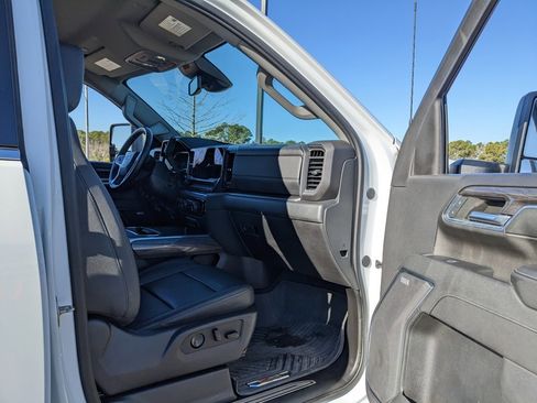 Used 2024 Chevrolet Silverado 2500 LTZ w/ LTZ Plus Package image 43