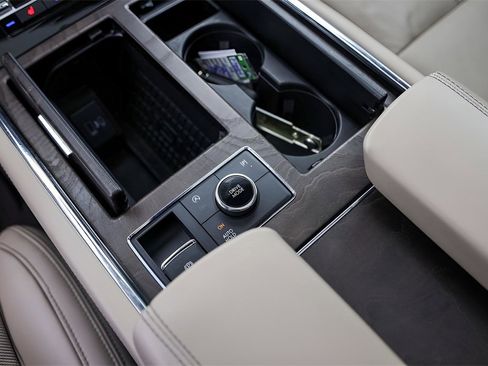 Used 2024 Lincoln Navigator Reserve image 19