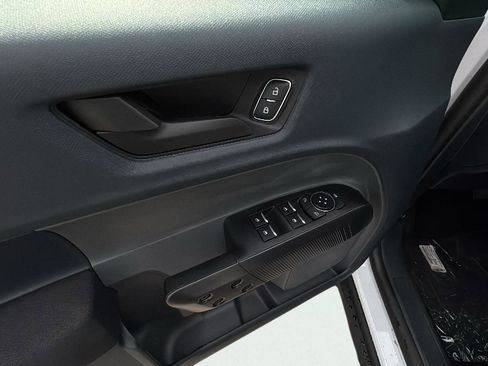 New 2025 Ford Maverick XL image 39