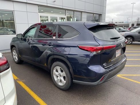 Used 2023 Toyota Highlander LE image 3