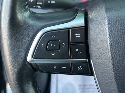 Used 2020 Toyota Highlander LE image 35