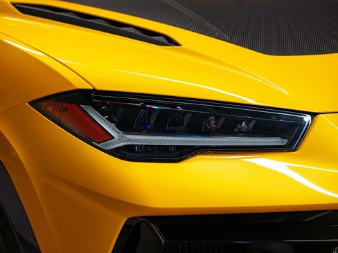 Used 2024 Lamborghini Urus Performante image 23