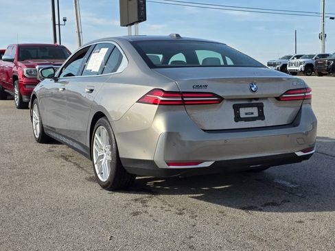 Used 2024 BMW 530i image 5