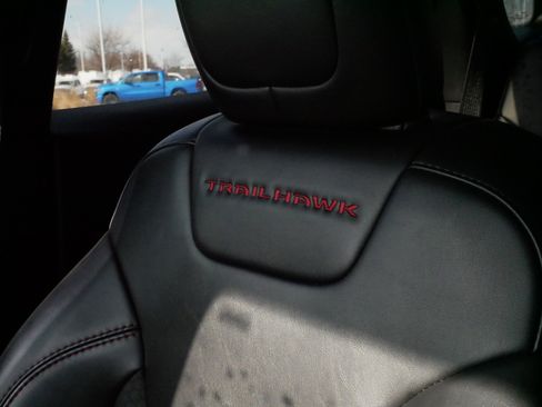 Used 2019 Jeep Cherokee Trailhawk w/ Cold Weather Group image 34