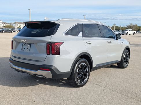 Certified 2024 Kia Sorento S w/ Panoramic Sunroof Package image 5