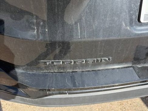 Used 2021 GMC Terrain SLT w/ Elevation Edition FWD image 9