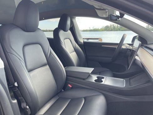 Used 2024 Tesla Model Y Long Range image 7