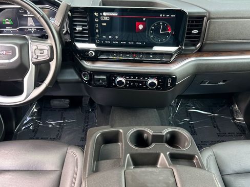 Used 2025 GMC Sierra 1500 SLT image 10