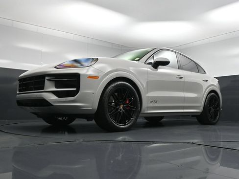 New 2026 Porsche Cayenne GTS AWD/4WD image 23