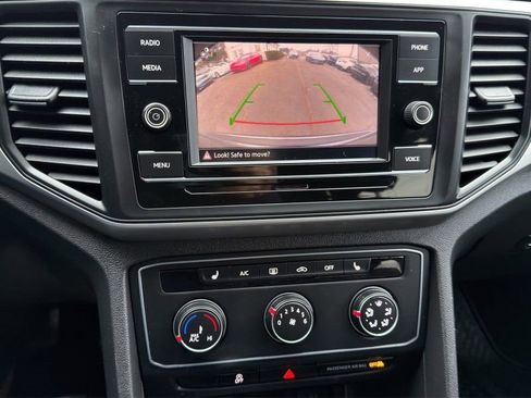 Used 2023 Volkswagen Atlas Cross Sport SE image 17