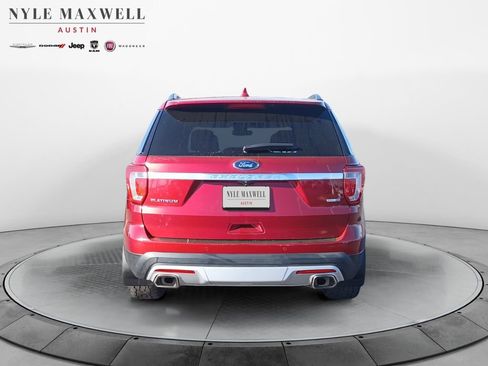 Used 2017 Ford Explorer Platinum image 15