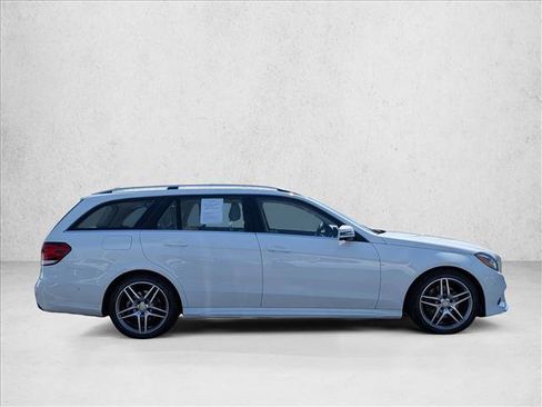 Used 2016 Mercedes-Benz E 350 4MATIC Wagon image 4
