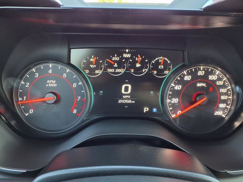 Used 2018 Chevrolet Camaro LT RWD image 16
