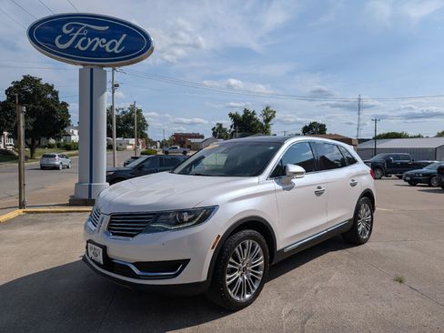Used 2018 Lincoln MKX Reserve w/ Lincoln MKX Climate Package AWD/4WD image 2