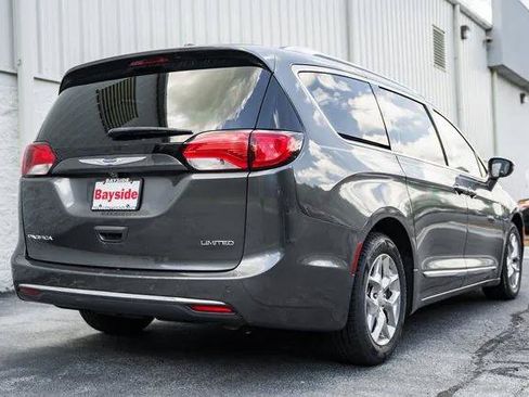 Certified 2019 Chrysler Pacifica Limited FWD image 9