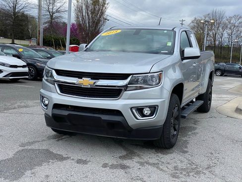Used 2018 Chevrolet Colorado LT w/ LT Convenience Package image 3