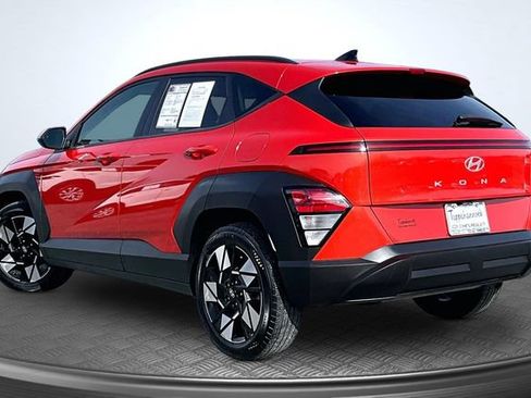 Used 2024 Hyundai Kona SEL FWD image 4