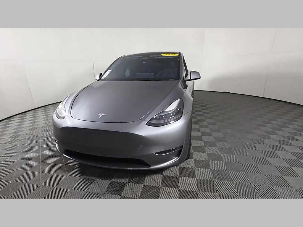 Used 2025 Tesla Model Y Long Range AWD/4WD image 38