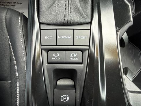 Used 2025 Toyota Camry SE FWD image 22