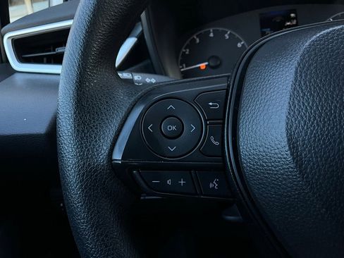 Used 2025 Toyota Corolla LE image 29