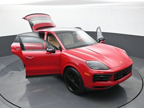 New 2026 Porsche Cayenne Coupe AWD/4WD image 33