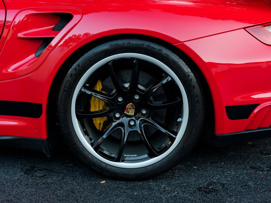 Used 2008 Porsche 911 GT2 RWD image 11