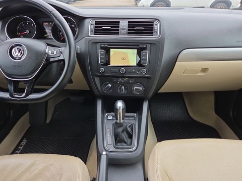Used 2015 Volkswagen Jetta SE image 22