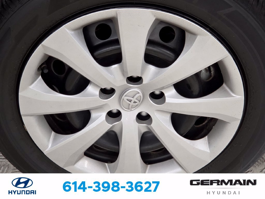 Used 2025 Toyota Corolla LE FWD image 13
