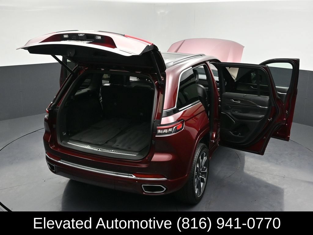 Used 2025 Jeep Grand Cherokee Overland w/ Adv Protech Group III AWD/4WD image 34
