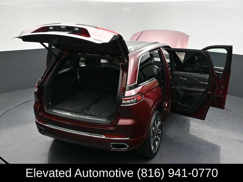 Used 2025 Jeep Grand Cherokee Overland w/ Adv Protech Group III AWD/4WD image 34