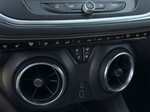 Certified 2022 Chevrolet Blazer Premier w/ Enhanced Convenience Package image 20