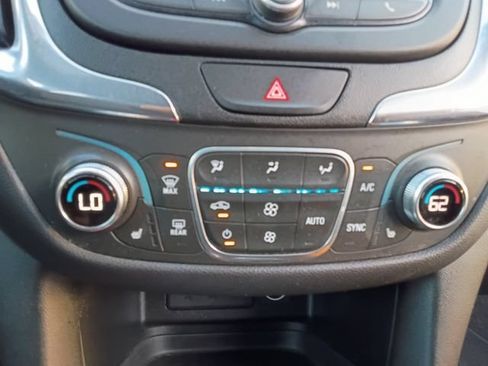 Used 2019 Chevrolet Equinox LT FWD image 4