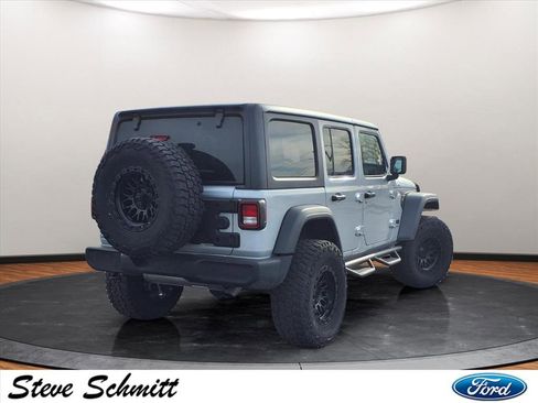 Used 2024 Jeep Wrangler Sport S image 25