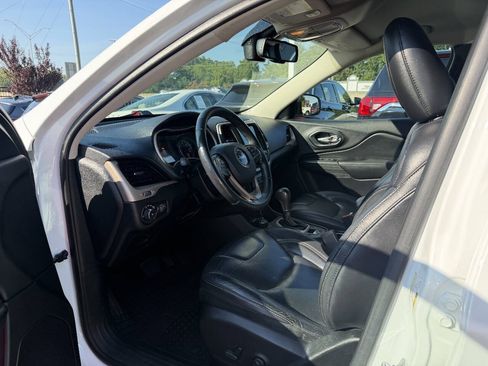 Used 2017 Jeep Cherokee Limited AWD/4WD image 7