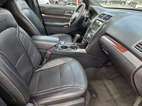 Used 2018 Ford Explorer Platinum AWD/4WD image 34
