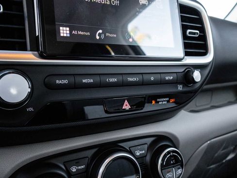 Used 2025 Hyundai Venue SEL image 29