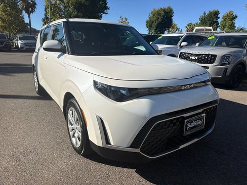 Certified 2023 Kia Soul LX FWD image 10