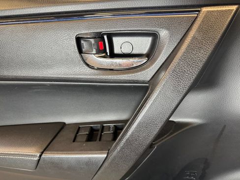 Used 2017 Toyota Corolla SE w/ Carpet Mat Package (TMS) FWD image 19