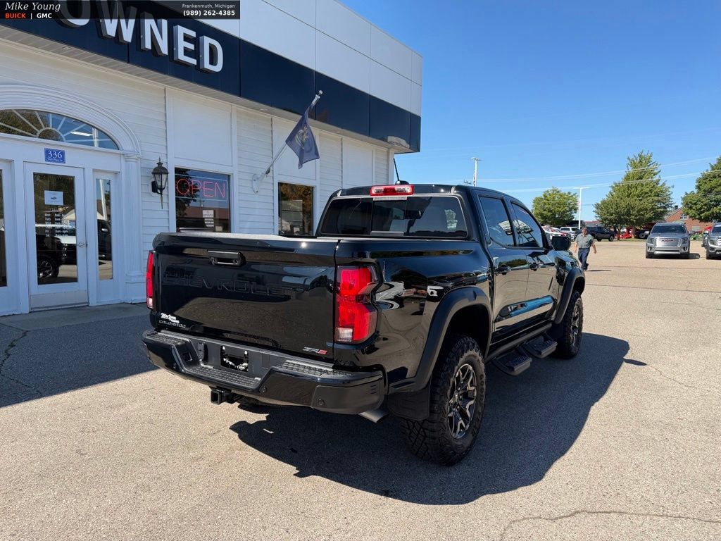 Used 2026 Chevrolet Colorado ZR2 w/ Technology Package AWD/4WD image 5