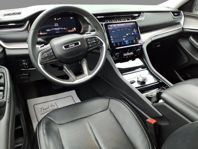 Used 2023 Jeep Grand Cherokee Limited AWD/4WD image 6