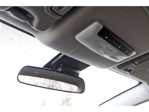 Certified 2025 Nissan Versa SR w/ Trunk Package image 41